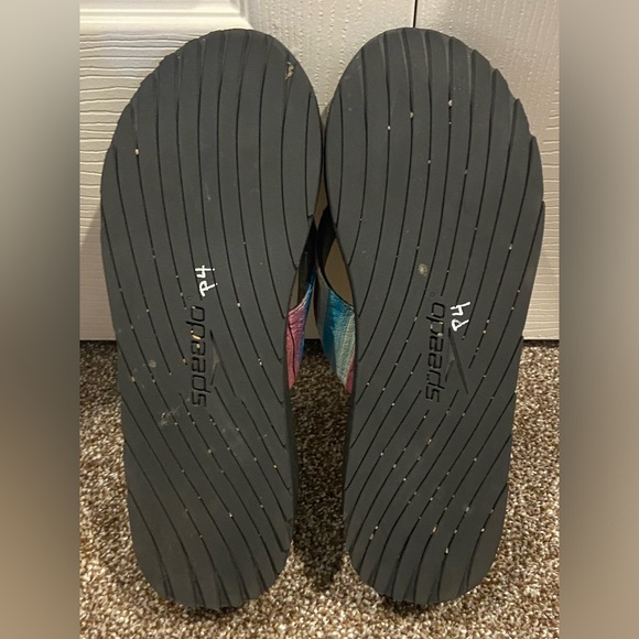Speedo Flip Flops Women’s Size 9 Rainbow Striped - Picture 6 of 6